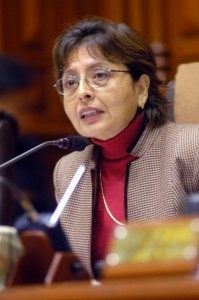 Foto 33 199x300 No existe derecho a abortar, precisa Vicepresidenta del Congreso del Perú a médico anti vida