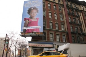 publicidadaforamericana 300x199 Para la población afromericana en EE.UU. el lugar más peligroso es el útero de la madre
