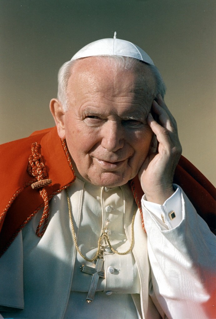 Juan Pablo II 692x1024 El Beato y la defensa de la vida del concebido