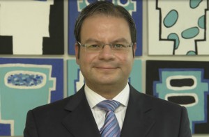 dr oscar diaz 300x197 Dos buenos artículos en defensa del concebido