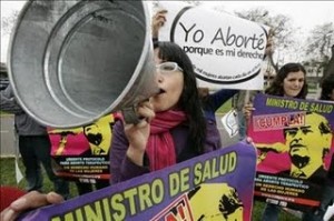 plantonfeminista 300x199 La paradoja obscena de las feministas