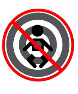 pedofobia2 251x300 Neonatólogo italiano denuncia cultura fóbica que rechaza a los niños